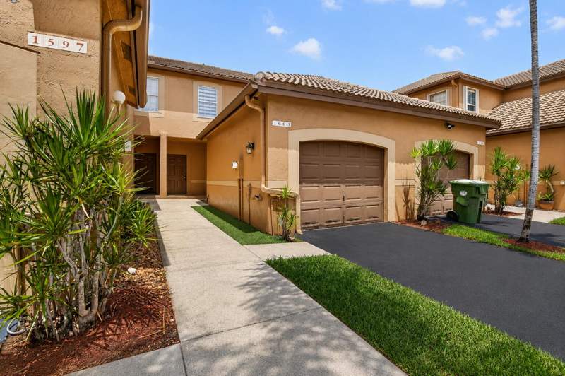 2 bedroom Townhouse at 1603 Barcelona Way #3-32, Sectors 3 & 4 Boundary Plat, Weston — photo 2