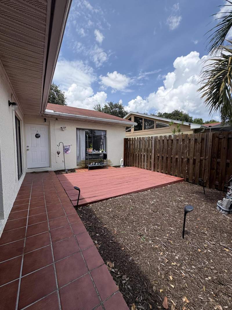 2 bedroom Villa at 4373 Woodstock Drive #D, Westchester Townhouses, West Palm Beach — photo 3