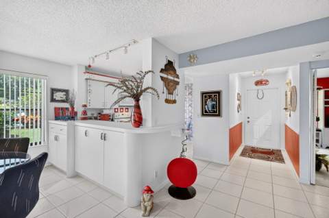 10247 N Circle Lake Drive #102, Boynton Beach FL - photo 18 of 68