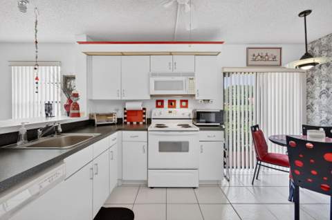 10247 N Circle Lake Drive #102, Boynton Beach FL - photo 20 of 68