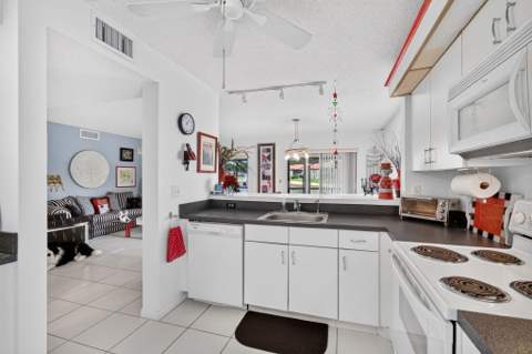 10247 N Circle Lake Drive #102, Boynton Beach FL - photo 23 of 68