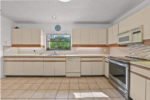 7131 NW 3rd Avenue, Boca Raton FL - photo 16 of 48