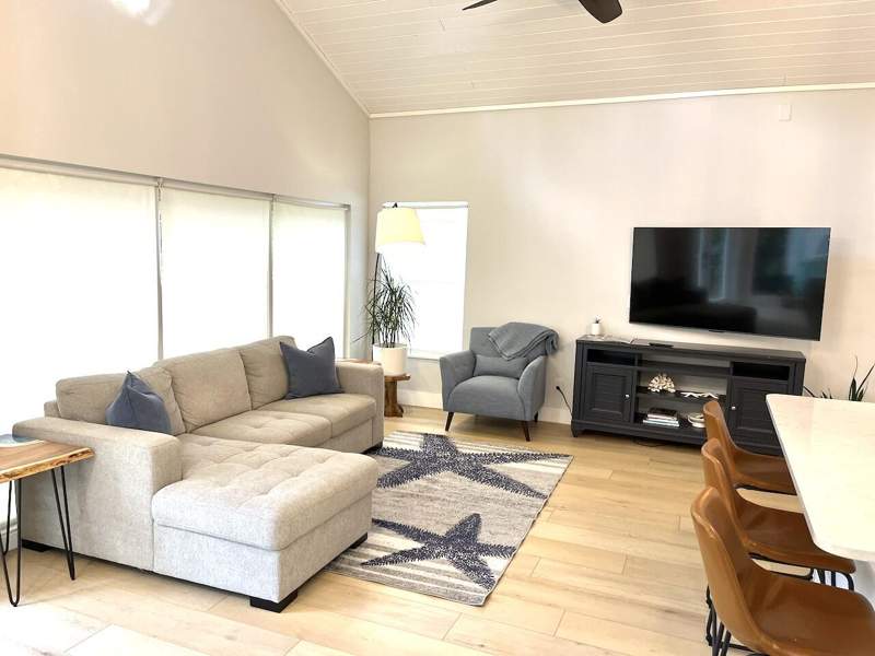 3 bedroom Single Family Residence at 4044 NE Breakwater Drive, Newport Jensen (Aka Indian River Point), Jensen Beach — photo 3