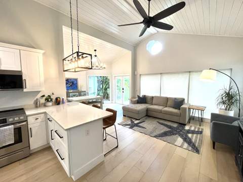 4044 NE Breakwater Drive, Jensen Beach FL - photo 6 of 34