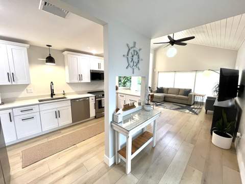 4044 NE Breakwater Drive, Jensen Beach FL - photo 9 of 34