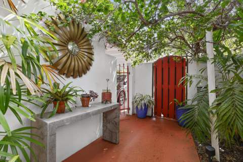 7 Middlesex Drive, Wilton Manors FL - photo 9 of 55