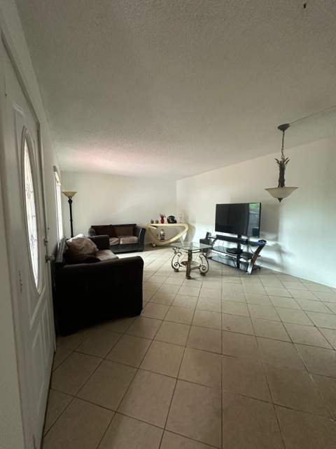 2100 White Pine Circle #D, Greenacres FL - photo 10 of 36