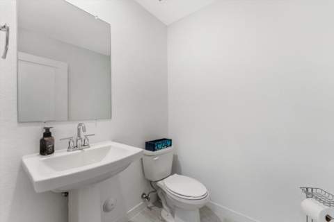 405 NW 17th Street, Fort Lauderdale FL - photo 16 of 39