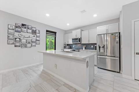 405 NW 17th Street, Fort Lauderdale FL - photo 8 of 39