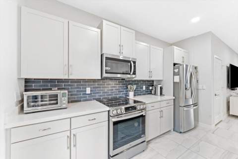 405 NW 17th Street, Fort Lauderdale FL - photo 9 of 39