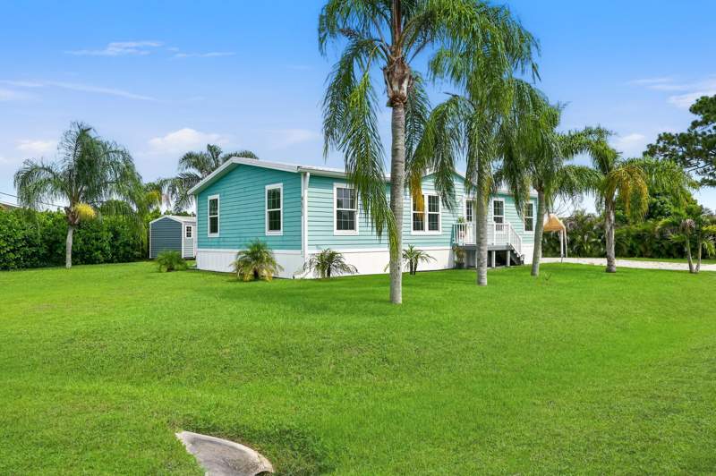 3 bedroom Manufactured Home at 4675 SE Circle Way, Port Salerno Estates, Stuart — photo 2