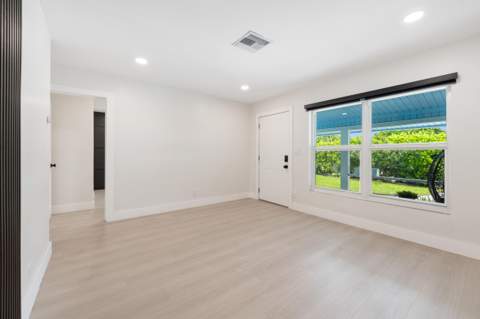 5296 NE 2nd Terrace, Oakland Park FL - photo 10 of 49