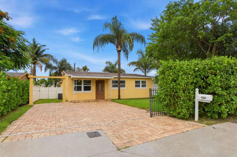 4 bedroom Single Family Residence at 939 Charles Street, Bonnyview Add 2, West Palm Beach — photo 2