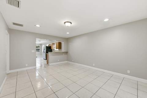 939 Charles Street, West Palm Beach FL - photo 11 of 39