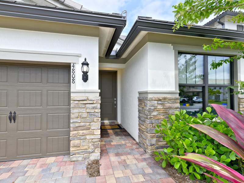 4 bedroom Single Family Residence at 4808 Chantilly Road, Fields At Gulfstream Polo Pud Plat Six, Lake Worth — photo 4
