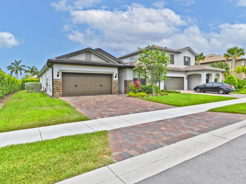 4 bedroom Single Family Residence at 4808 Chantilly Road, Fields At Gulfstream Polo Pud Plat Six, Lake Worth — photo 5