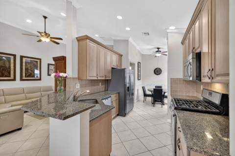 382 NW Springview Loop, Port St. Lucie FL - photo 12 of 58