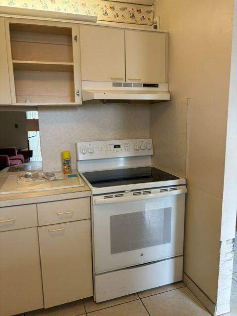 2 bedroom Condominium at 2566 S Garden Drive #202, Lake Clarke Gardens Condo 19, Lake Worth — photo 5