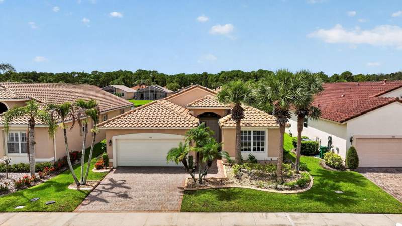 3 bedroom Single Family Residence at 382 NW Springview Loop, Cascades At St Lucie West Phase 6, Port St. Lucie — photo 2