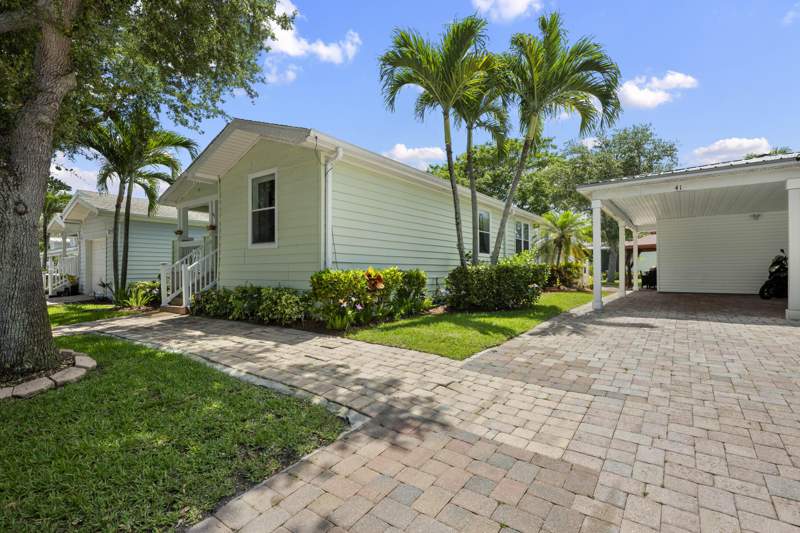 3 bedroom Mobile Home at 2555 Meadow Ln W Boulevard ##41, The Meadows of Palm Beach Gardens, Palm Beach Gardens — photo 3