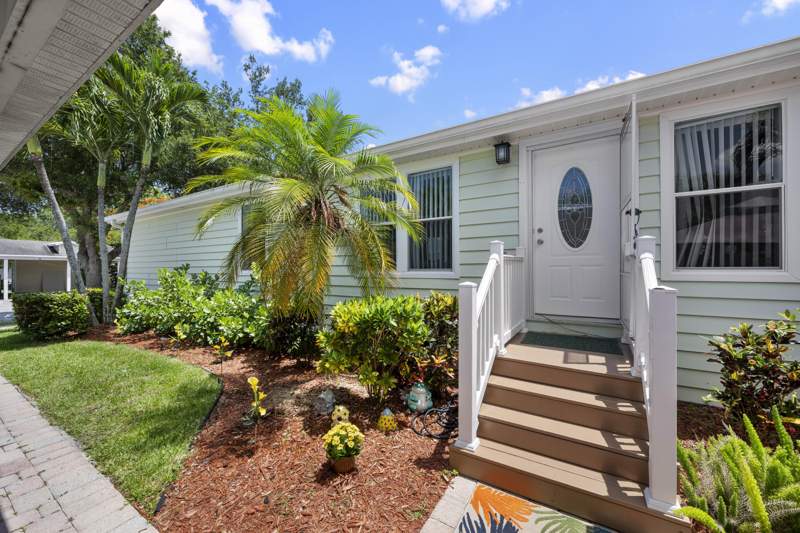 3 bedroom Mobile Home at 2555 Meadow Ln W Boulevard ##41, The Meadows of Palm Beach Gardens, Palm Beach Gardens — photo 4