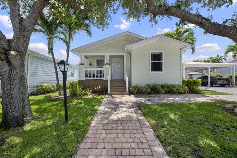 3 bedroom Mobile Home at 2555 Meadow Ln W Boulevard ##41, The Meadows of Palm Beach Gardens, Palm Beach Gardens — photo 2