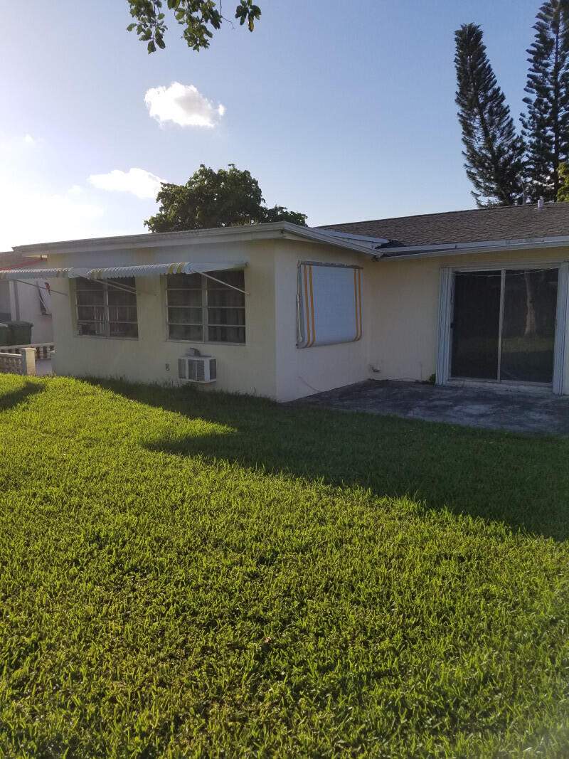 2 bedroom Single Family Residence at 4934 NW 55th Court, Mainlands Of Tamarac Lakes, Tamarac — photo 3