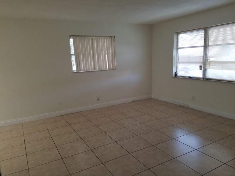 2 bedroom Single Family Residence at 4934 NW 55th Court, Mainlands Of Tamarac Lakes, Tamarac — photo 4