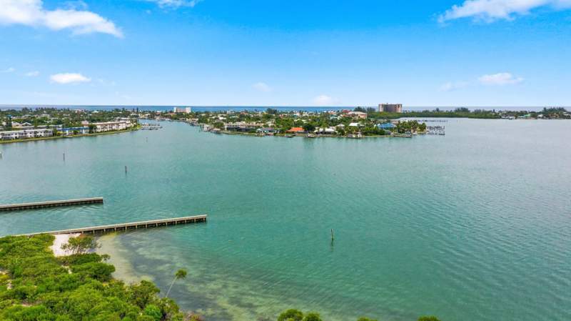 2 bedroom Condominium at 21 Harbour Isle Drive #302, Harbour Isle West, Fort Pierce — photo 4