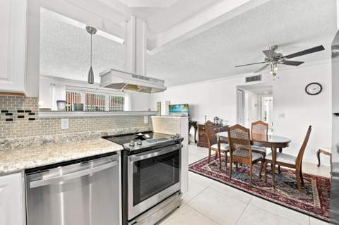 4830 NW 4th Street #A, Delray Beach FL - photo 10 of 28