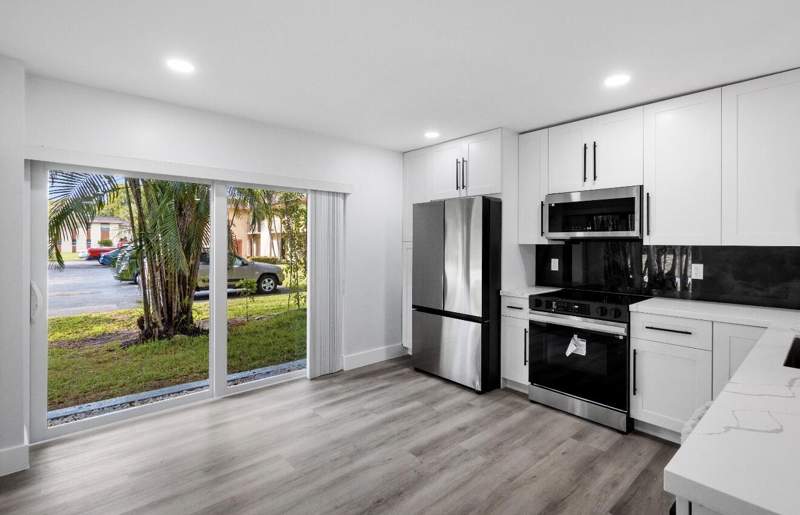 4 bedroom Villa at 5586 N Lakewood Circle #A, Lakewood On The Green Sec 2, Margate — photo 5