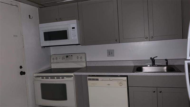 2 bedroom Condominium at 3740 Inverrary Drive #1E, International Village At, Lauderhill — photo 5