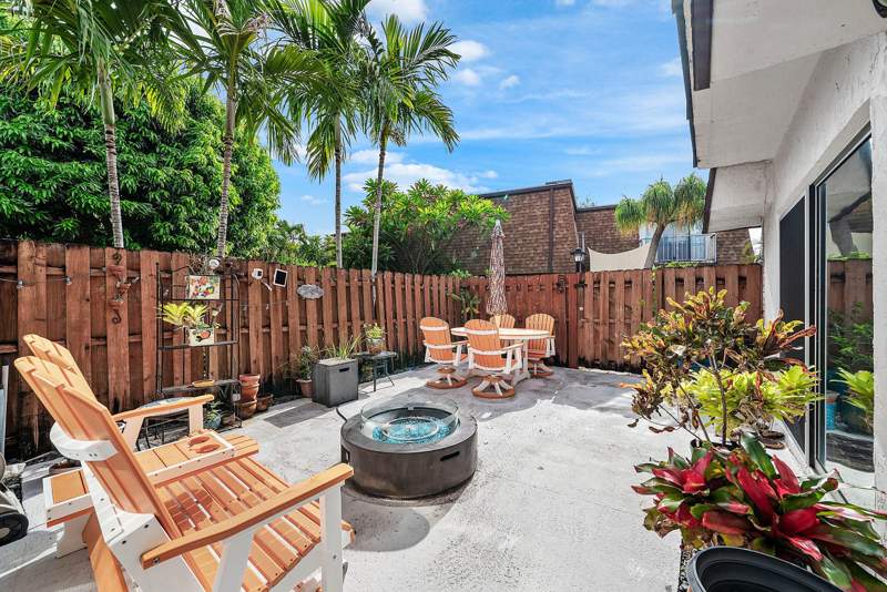 2 bedroom Townhouse at 2616 SE 5th Circle #D, Los Mangos Patio Villas And Townhomes, Boynton Beach — photo 3