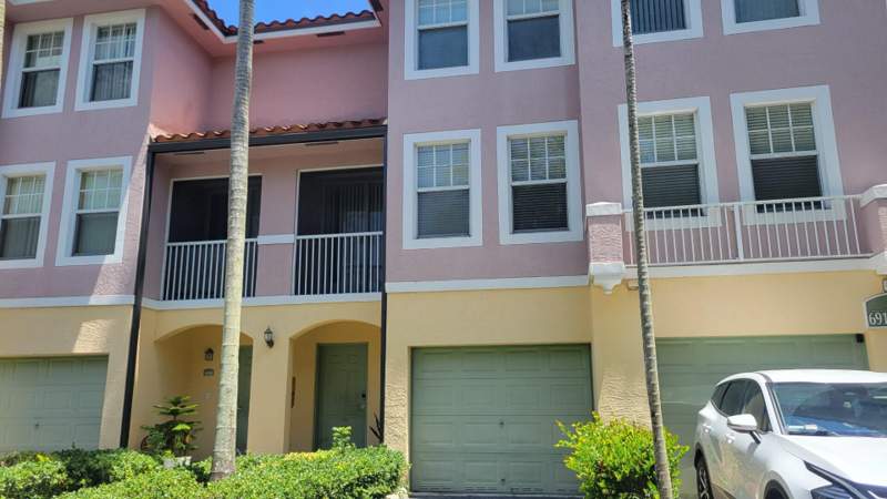 3 bedroom Townhouse at 6920 W Sample Road, Cypress Pointe At Coral Springs, Coral Springs — photo 3