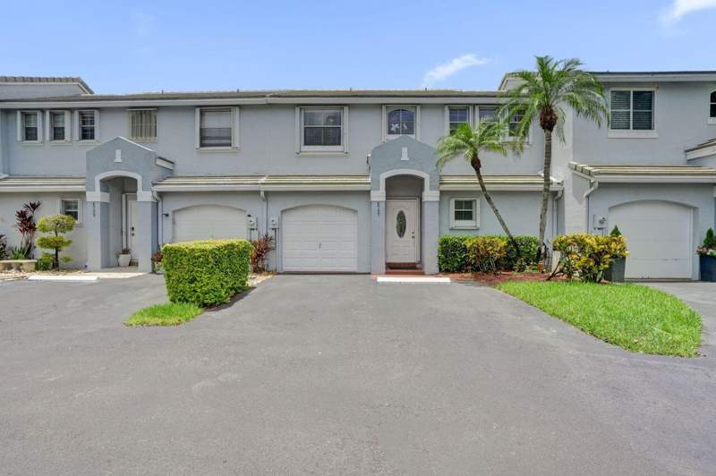 3 bedroom Townhouse at 4737 Grapevine Way, Hawkes Bluff, Davie — photo 3