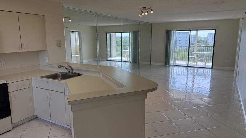 2 bedroom Condominium at 2334 S Cypress Bend Drive #802, Cypress Bend Vii, Pompano Beach — photo 2
