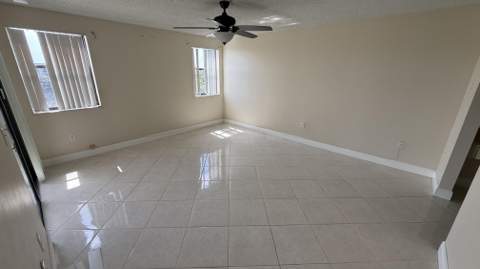 2334 S Cypress Bend Drive #802, Pompano Beach FL - photo 8 of 31