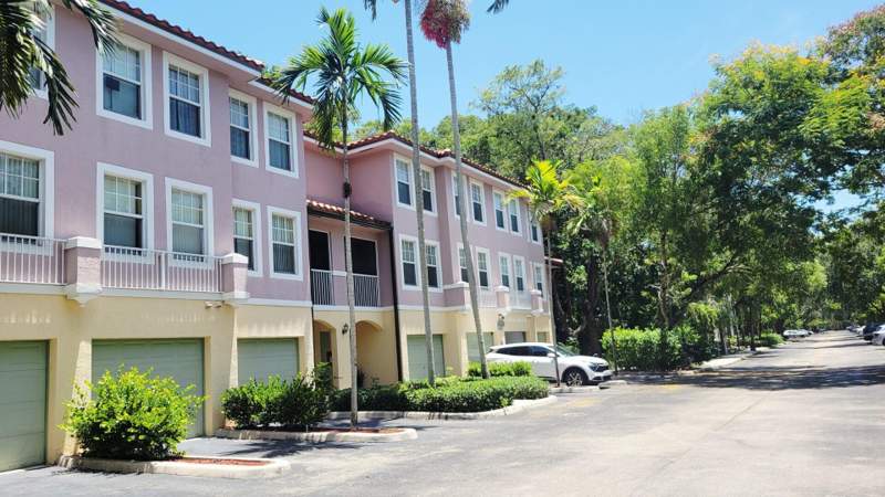 3 bedroom Townhouse at 6920 W Sample Road, Cypress Pointe At Coral Springs, Coral Springs — photo 2