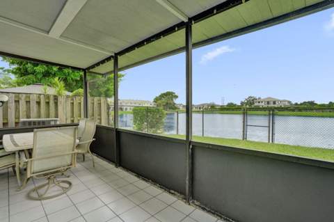 4737 Grapevine Way, Davie FL - photo 10 of 38