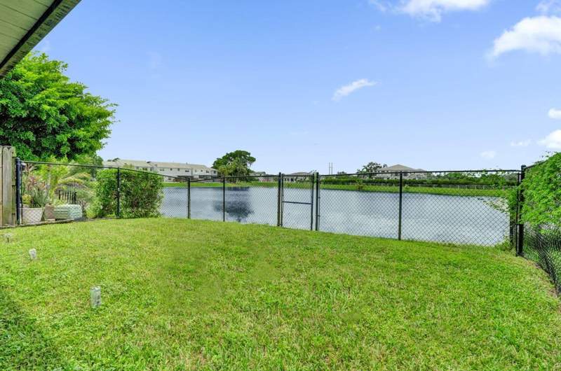 3 bedroom Townhouse at 4737 Grapevine Way, Hawkes Bluff, Davie — photo 2