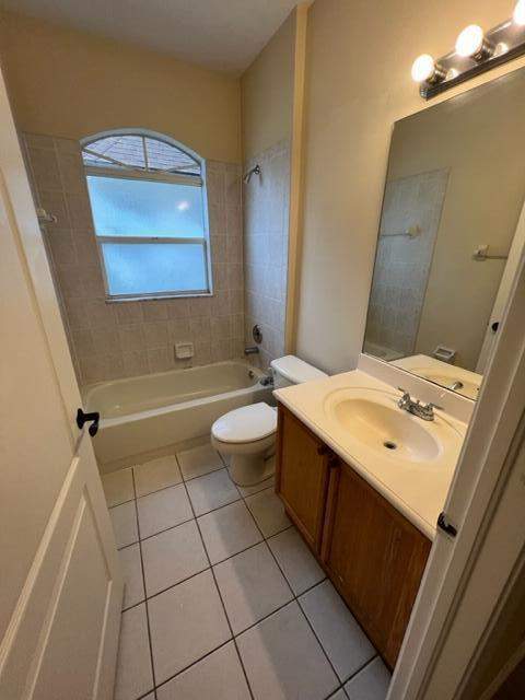 3 bedroom Townhouse at 11957 Sturbridge Lane, Sturbridge Village, Wellington — photo 5