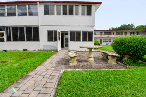 264 Northampton N, West Palm Beach FL - photo 14 of 20
