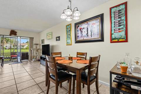 2269 Discovery Circle, Deerfield Beach FL - photo 9 of 54