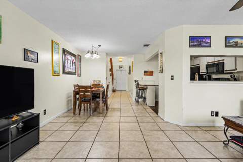 2269 Discovery Circle, Deerfield Beach FL - photo 10 of 54