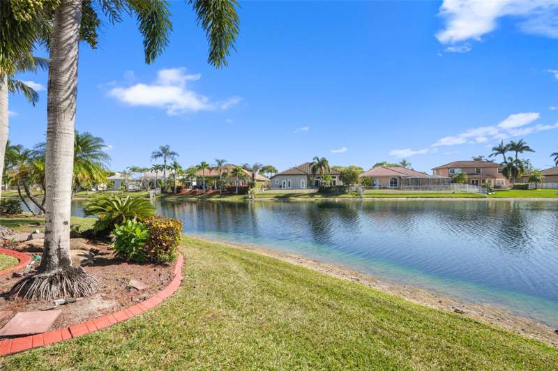 4 bedroom Single Family Residence at 6691 Segovia Way, Stoneridge Lake Estates Plat, Pembroke Pines — photo 5