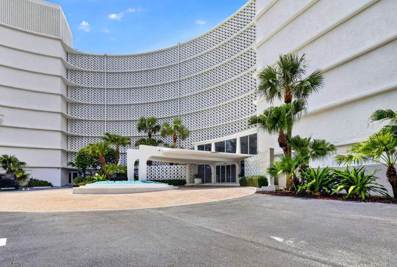 1 bedroom Stock Cooperative at 2780 S Ocean Boulevard #607, Ambassador II Corp, Palm Beach — photo 3