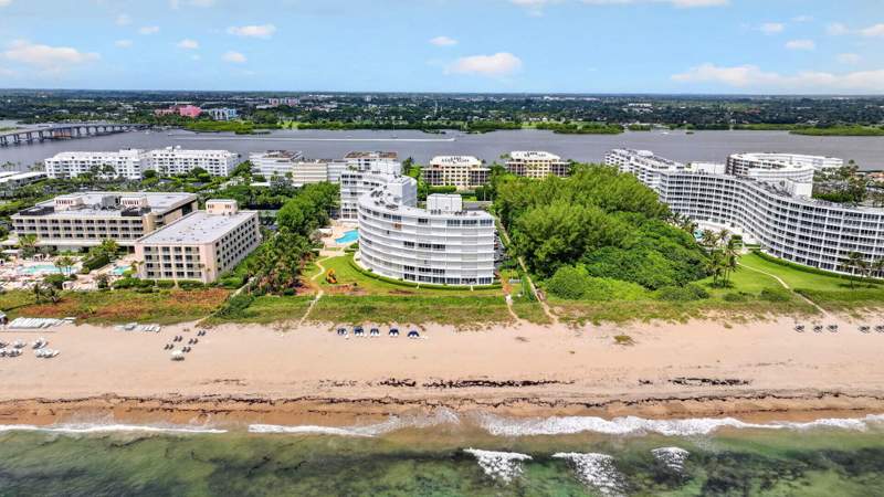 1 bedroom Stock Cooperative at 2780 S Ocean Boulevard #607, Ambassador II Corp, Palm Beach — photo 2