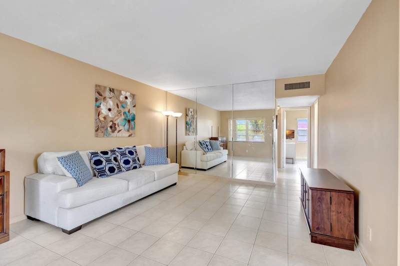 2 bedroom Condominium at 64 Coventry C, Coventry Condo, West Palm Beach — photo 3