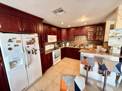 6238 SW 7th Street, Margate FL - photo 9 of 21