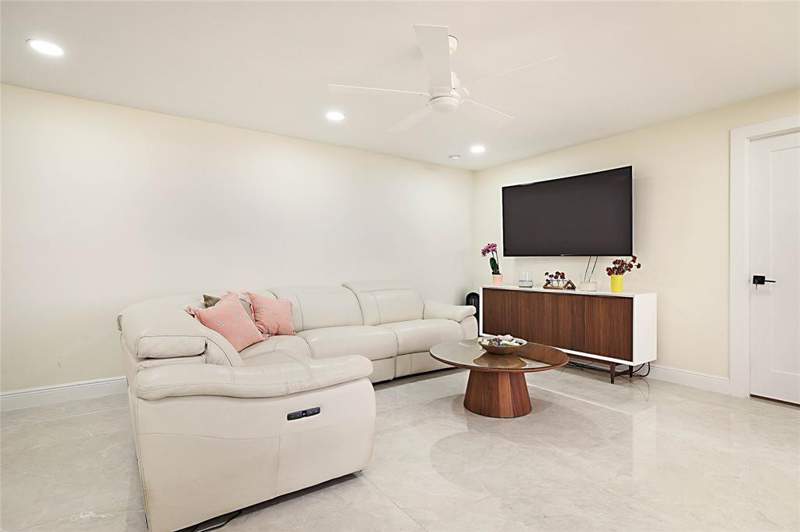2 bedroom Condominium at 2800 N Ocean Drive #B-9A, Phoenix Towers Condo, Riviera Beach — photo 4